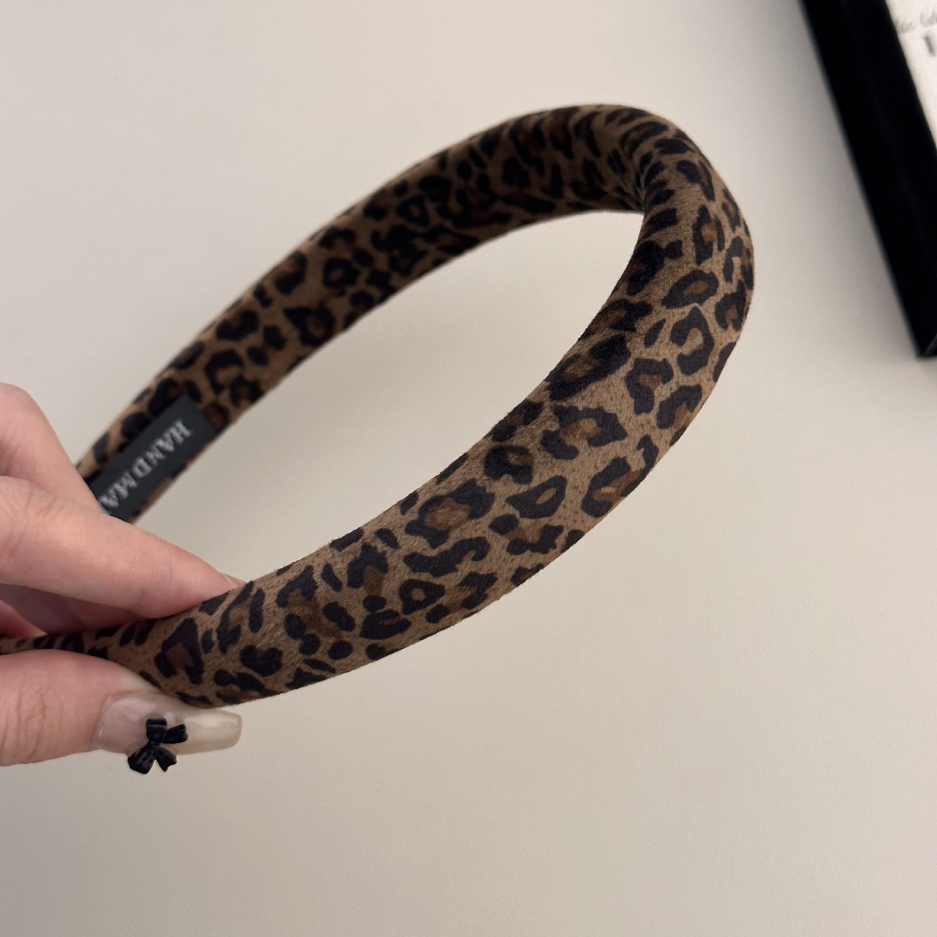 Fashionable All-matching Vintage Leopard Print Velvet Sponge Headband