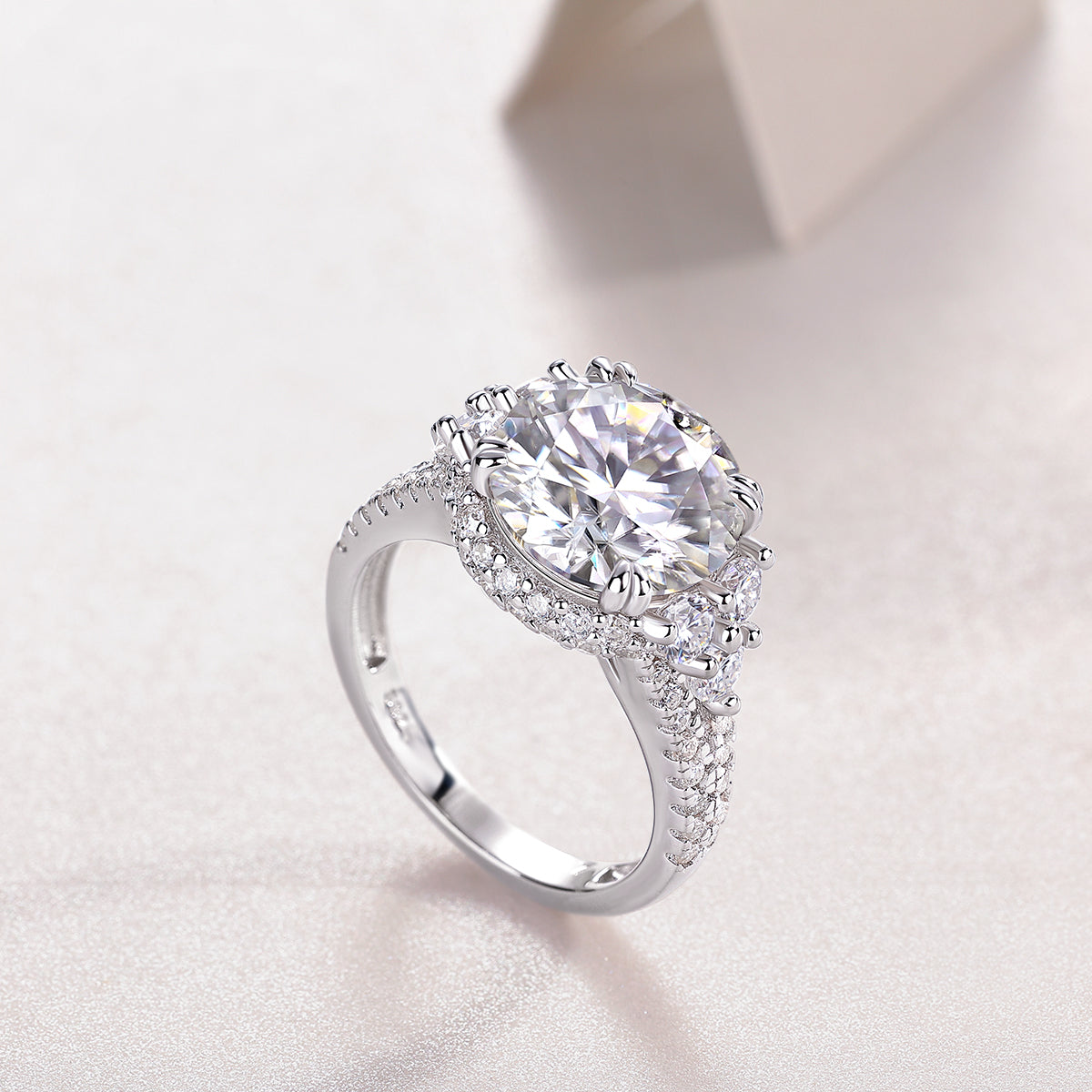 1Dance With Youth - A Fashionable And Luxurious Jewelry Accessory Set With 5-carat Moissan Diamond S925 Sterling Silver And Platinum-plated Diamond Prohibit TikTok sales