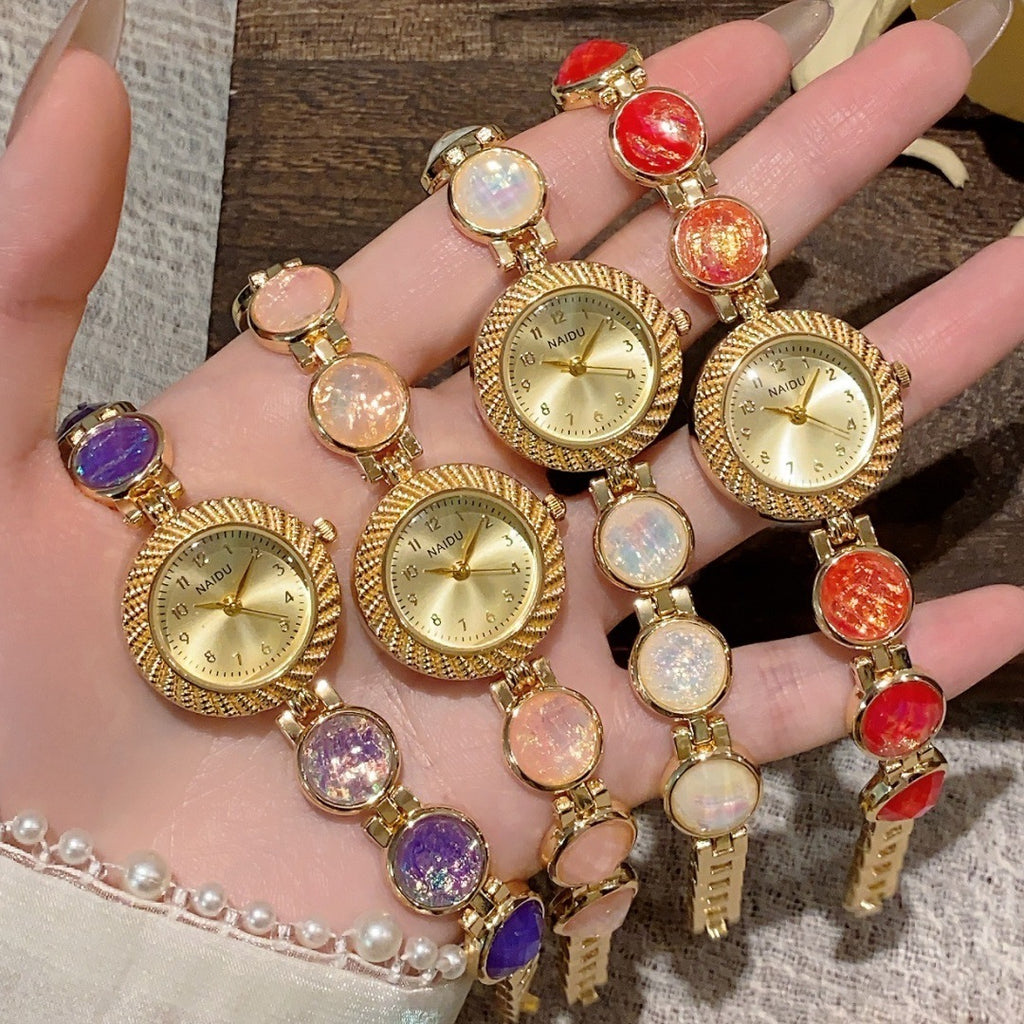 Women's Quartz Watch With Elegant Design