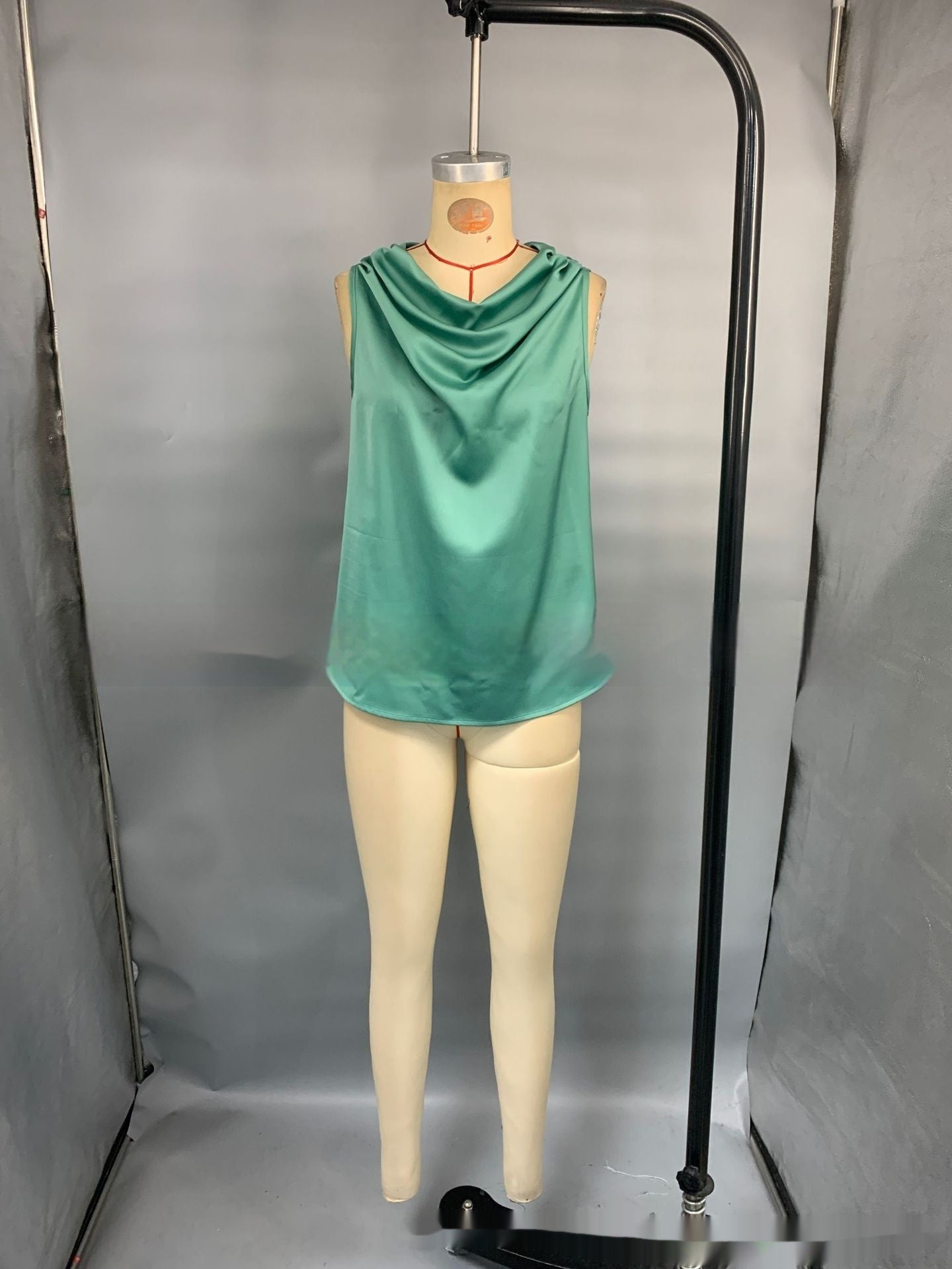 Solid-color Draping Off-shoulder Ruffled Sleeveless Chic And Versatile Top