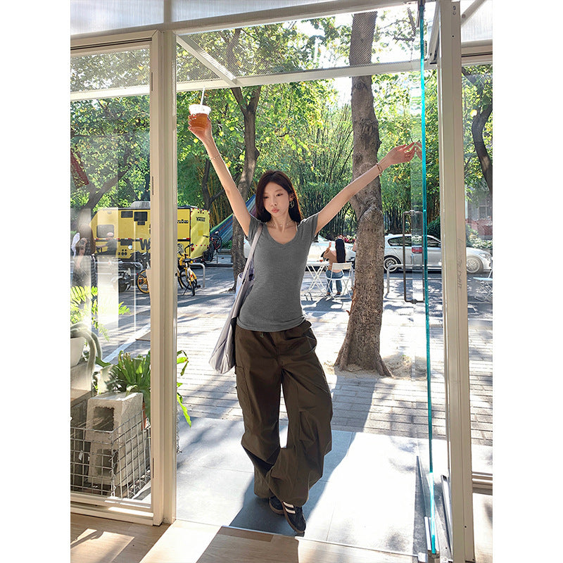 Women's Solid Color And V-neck Short-sleeved Bottoming Top