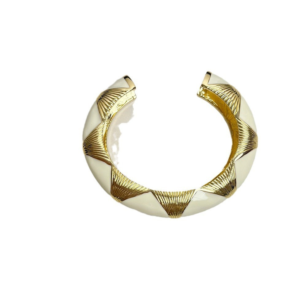 French Retro Oval Black Gold Enamel Drop Oil Bracelet Niche High Sense