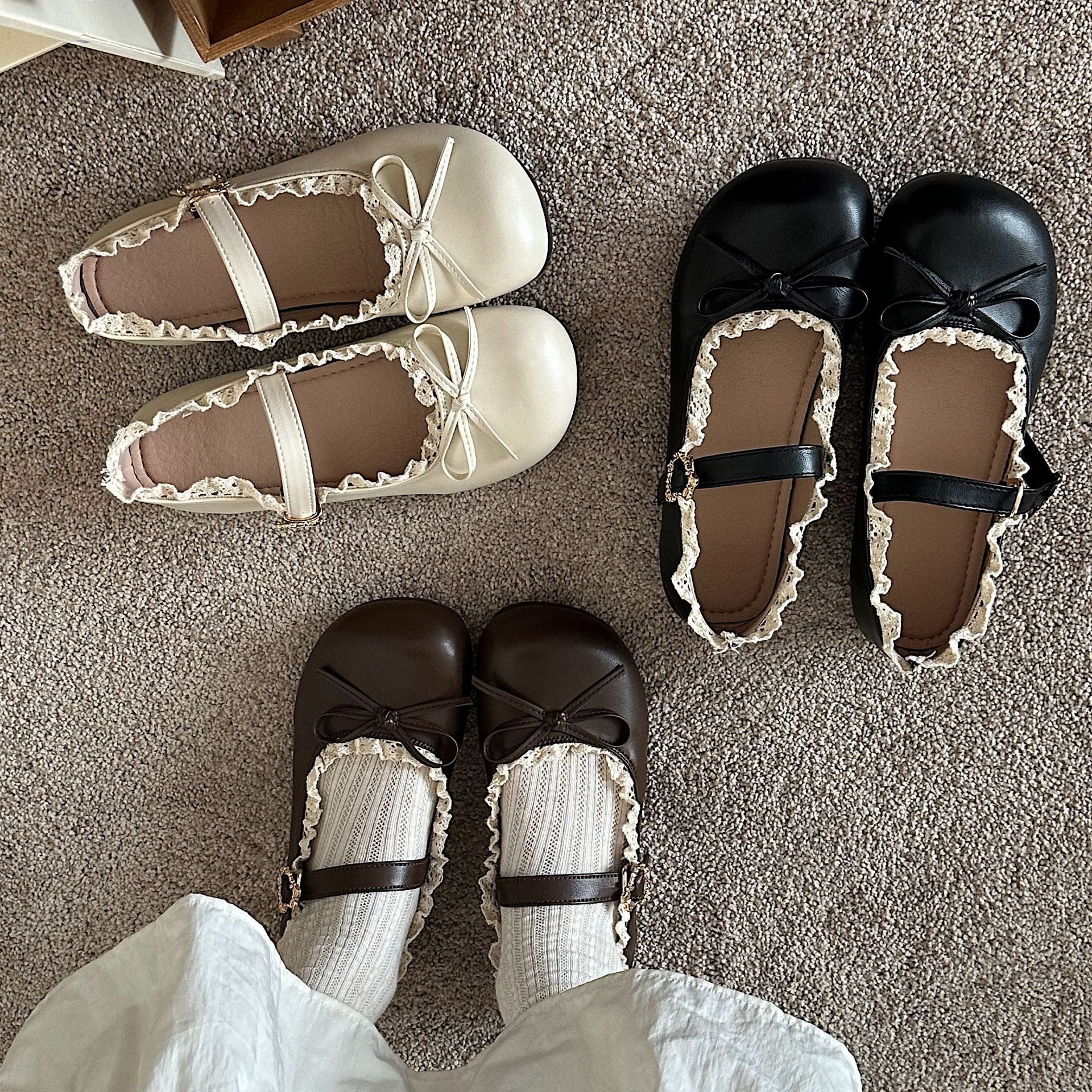 Round Toe Vintage Bow Leather Flat Shoes