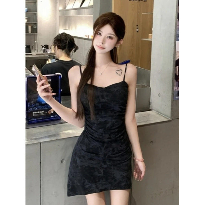 Women's Thin Looking Fashion Waist-tight Strap Dress