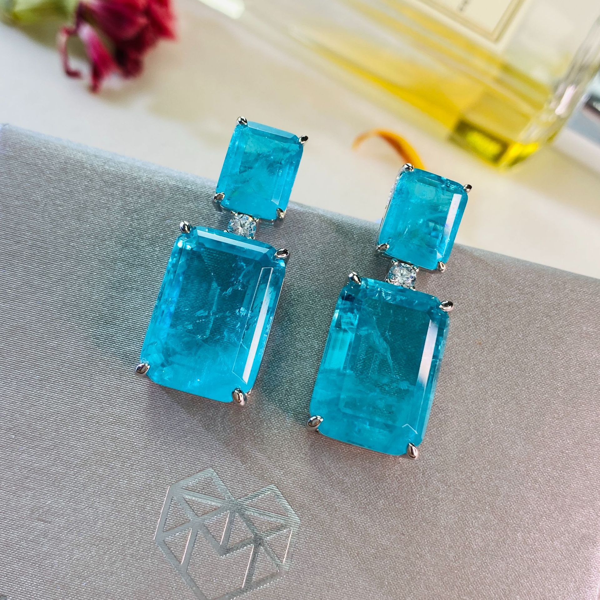 European And American Style Retro Emerald Earrings