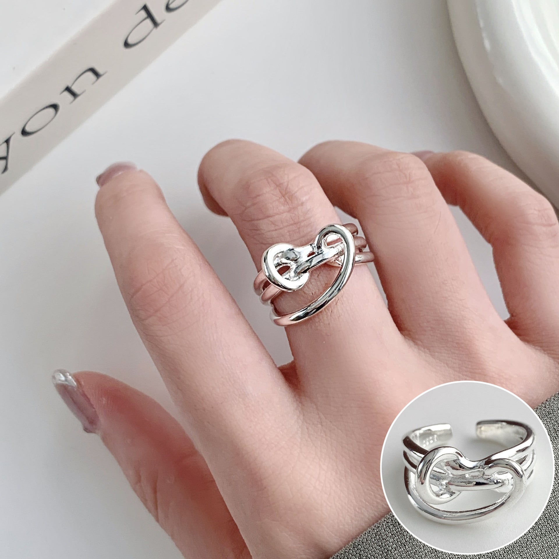 Geometric Line Cross Ring For Women