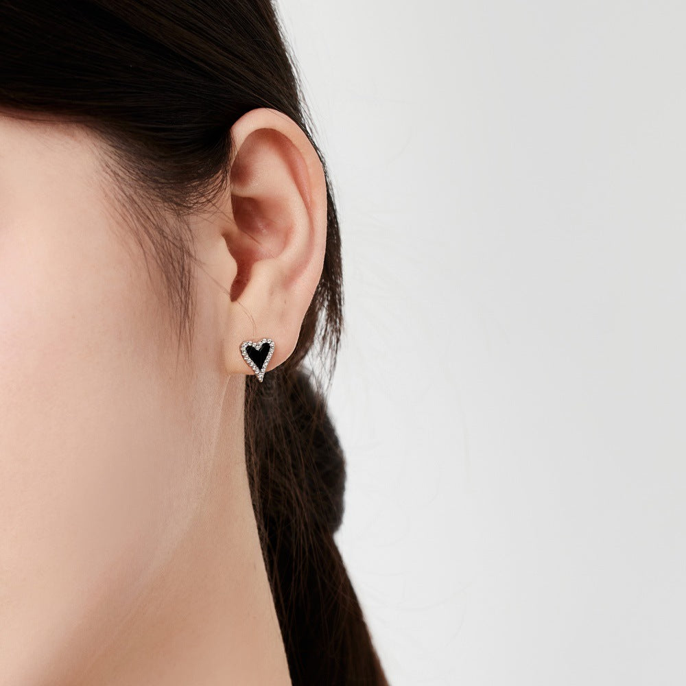 Silver S925 Black Agate Heart-shaped White Stud Earrings