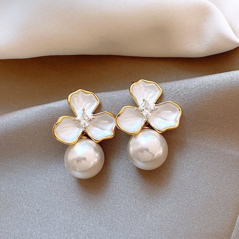 Silver Needle European And American Vintage Crumpled Resin Geometric Earrings