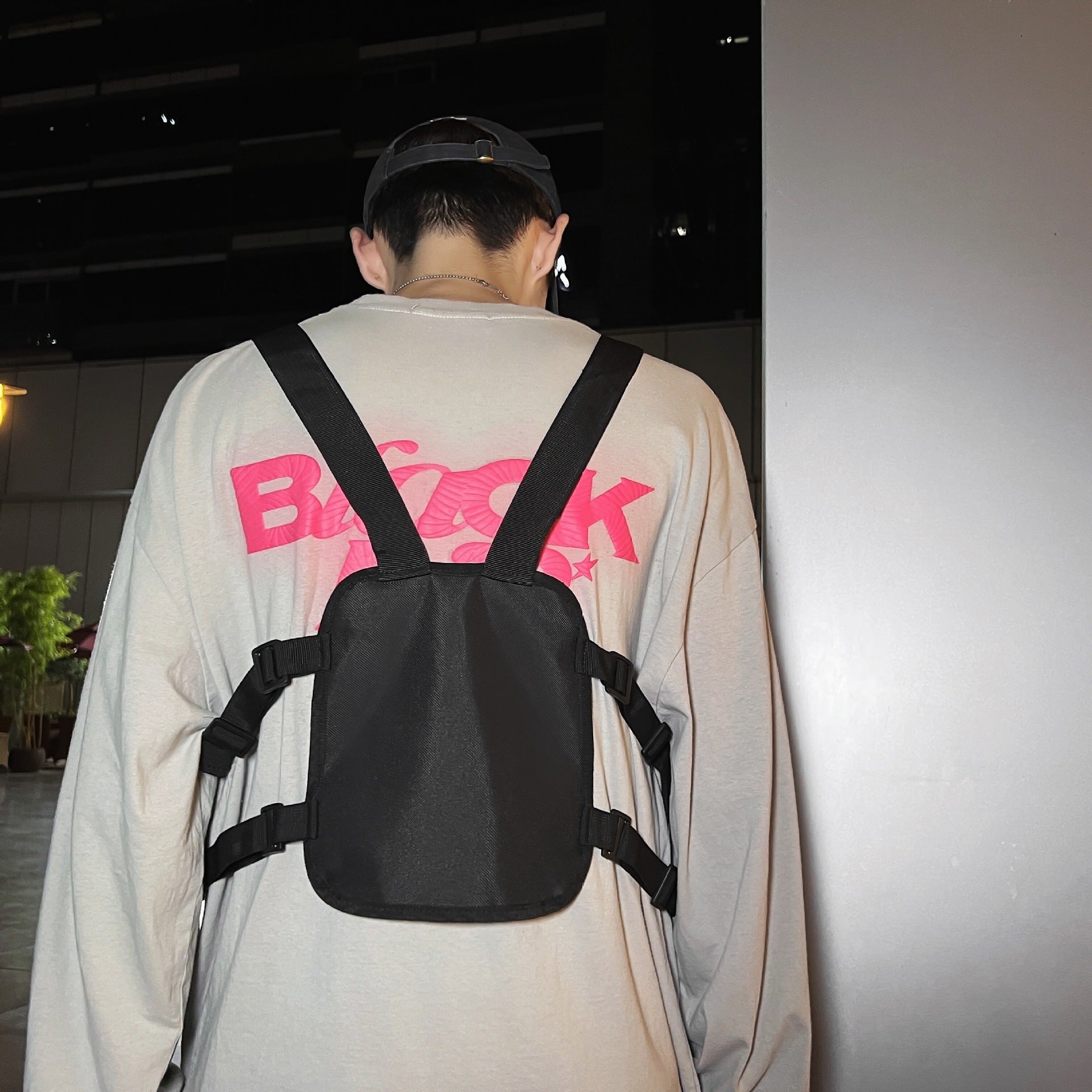 Men's Fashion Trendy Multi-pocket Chest Bag